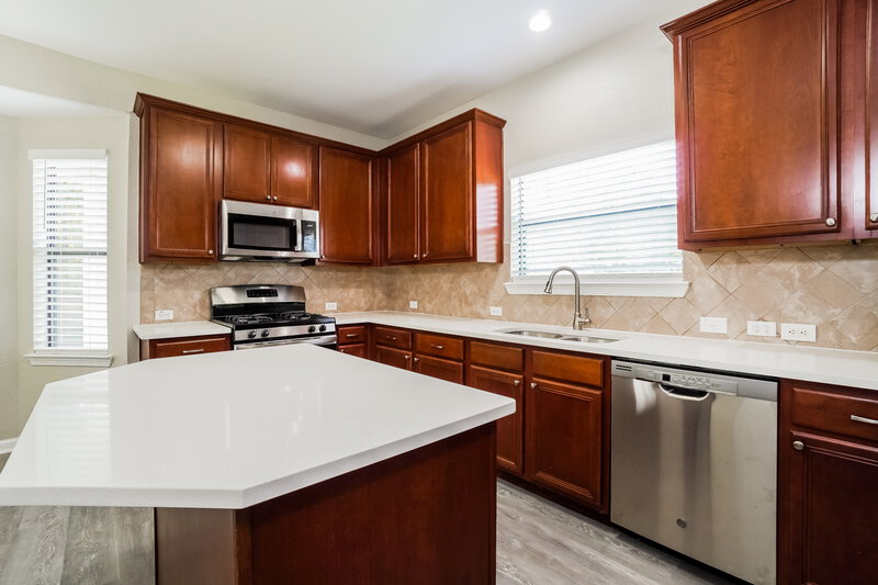 2,175/Mo, 812 Lightningbug Ln Conroe, TX 77301 Kitchen View