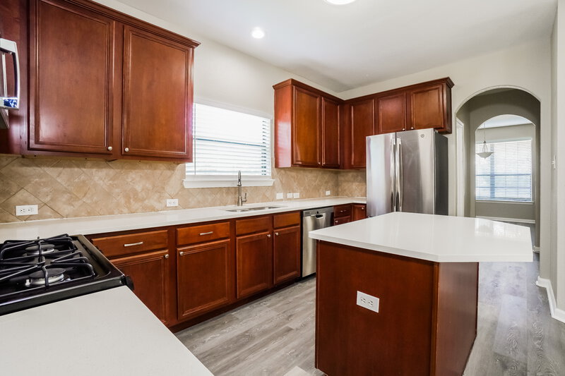 2,175/Mo, 812 Lightningbug Ln Conroe, TX 77301 Kitchen View 2