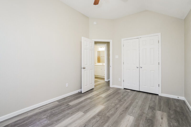 2,175/Mo, 812 Lightningbug Ln Conroe, TX 77301 Bedroom View 2