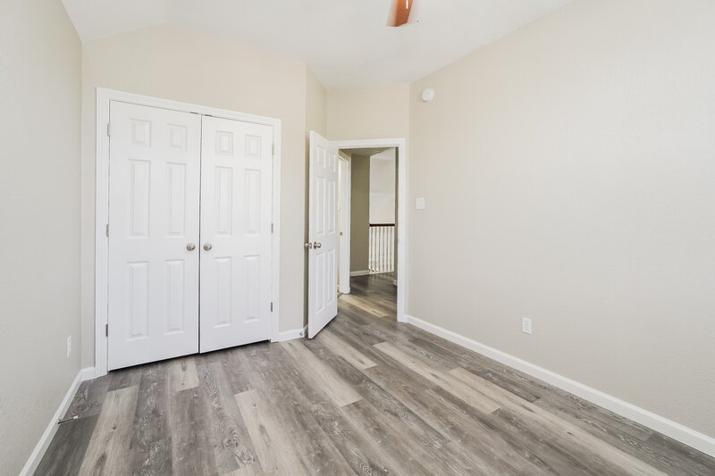 2,175/Mo, 812 Lightningbug Ln Conroe, TX 77301 Bedroom View 3