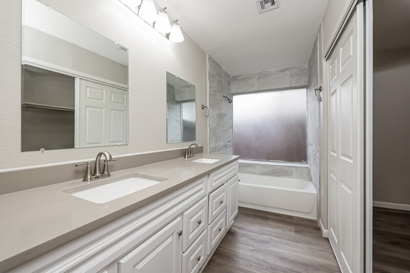 2,210/Mo, 7403 Songwind Ln Spring, TX 77379 Main Bathroom View