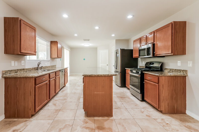 2,470/Mo, 5030 Cottage Creek Ln Rosenberg, TX 77469 Kitchen View