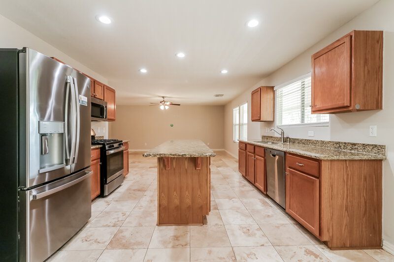 2,470/Mo, 5030 Cottage Creek Ln Rosenberg, TX 77469 Kitchen View 2