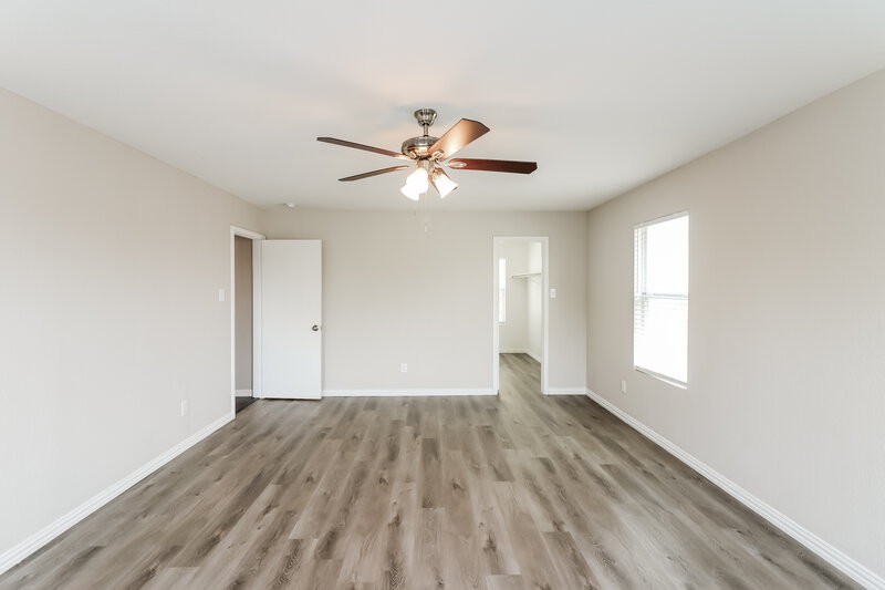 2,470/Mo, 5030 Cottage Creek Ln Rosenberg, TX 77469 Main Bedroom View 2