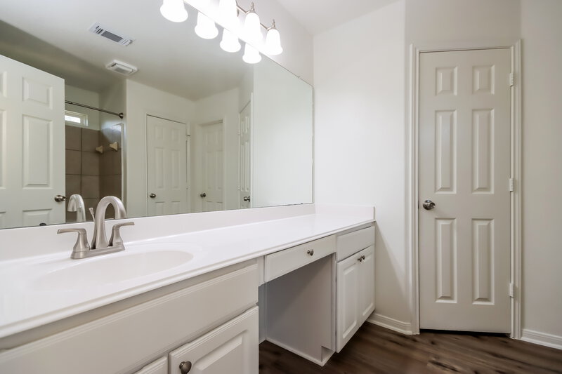1,985/Mo, 2516 Hallmark Oak St Spring, TX 77386 Main Bathroom View