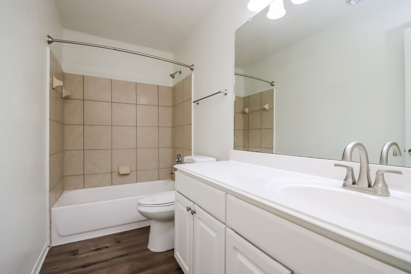 1,985/Mo, 2516 Hallmark Oak St Spring, TX 77386 Bathroom View 2