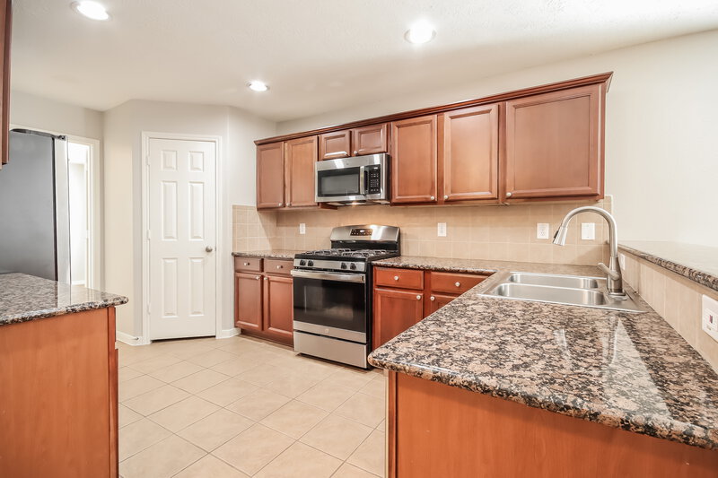 2,540/Mo, 21619 Kingston Terrace Ln Spring, TX 77379 Kitchen View