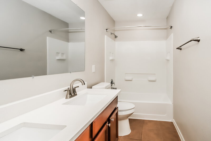 2,540/Mo, 21619 Kingston Terrace Ln Spring, TX 77379 Main Bathroom View 2