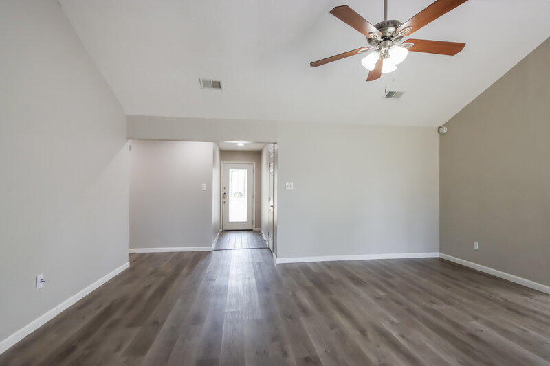 1,840/Mo, 510 Sea Anchor Way Crosby, TX 77532 Living Room View 2