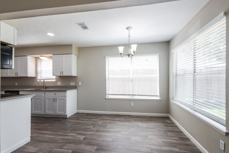 1,840/Mo, 510 Sea Anchor Way Crosby, TX 77532 Dining Room View