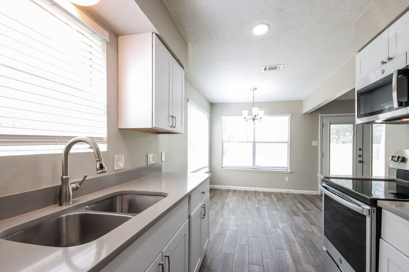 1,840/Mo, 510 Sea Anchor Way Crosby, TX 77532 Kitchen View 2