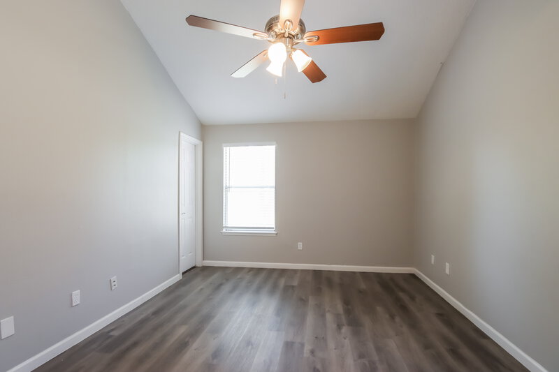 1,840/Mo, 510 Sea Anchor Way Crosby, TX 77532 Main Bedroom View 2