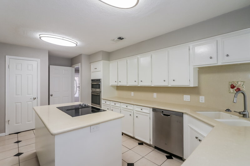 2,295/Mo, 928 Victoria Dr Richmond, TX 77469 Kitchen View 2