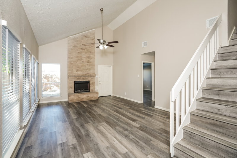 1,775/Mo, 8726 E Rylander Cir Houston, TX 77071 Living Room View