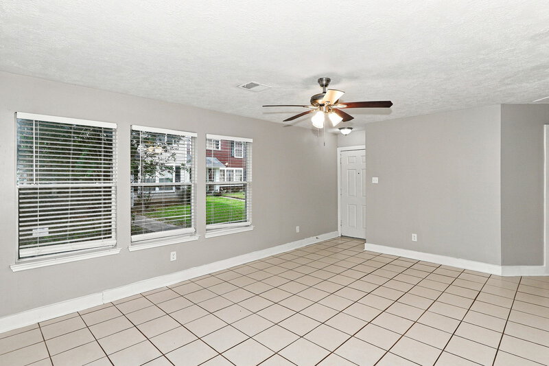 0/Mo, 15819 E Park Ct Houston, TX 77082 Living Room View