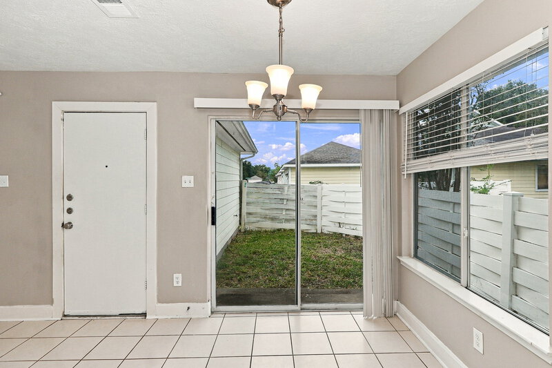 0/Mo, 15819 E Park Ct Houston, TX 77082 Dining Room View