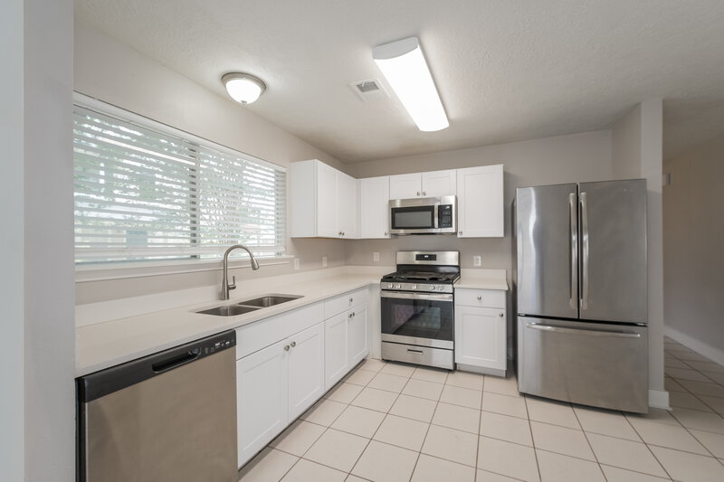 1,770/Mo, 15819 E Park Ct Houston, TX 77082 Kitchen View