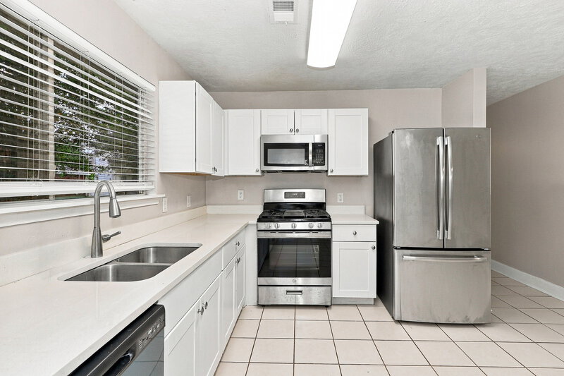 0/Mo, 15819 E Park Ct Houston, TX 77082 Kitchen View