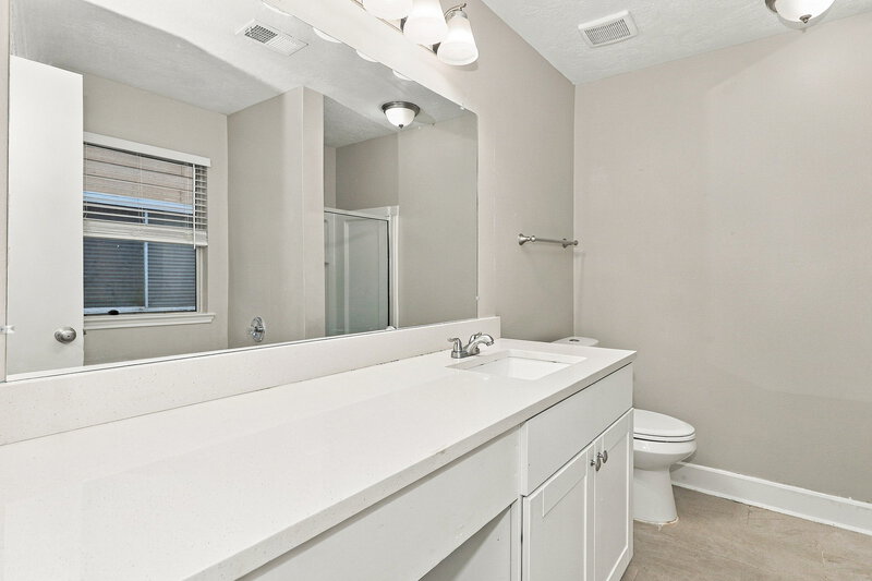 0/Mo, 15819 E Park Ct Houston, TX 77082 Primary Bathroom View