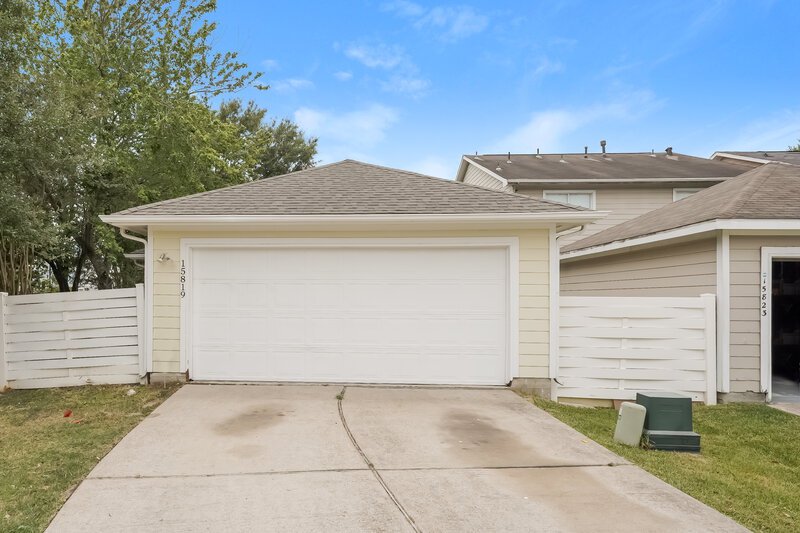 1,770/Mo, 15819 E Park Ct Houston, TX 77082 Rear View
