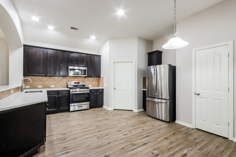2,180/Mo, 24010 Clipper Hill Ln Spring, TX 77373 Kitchen View