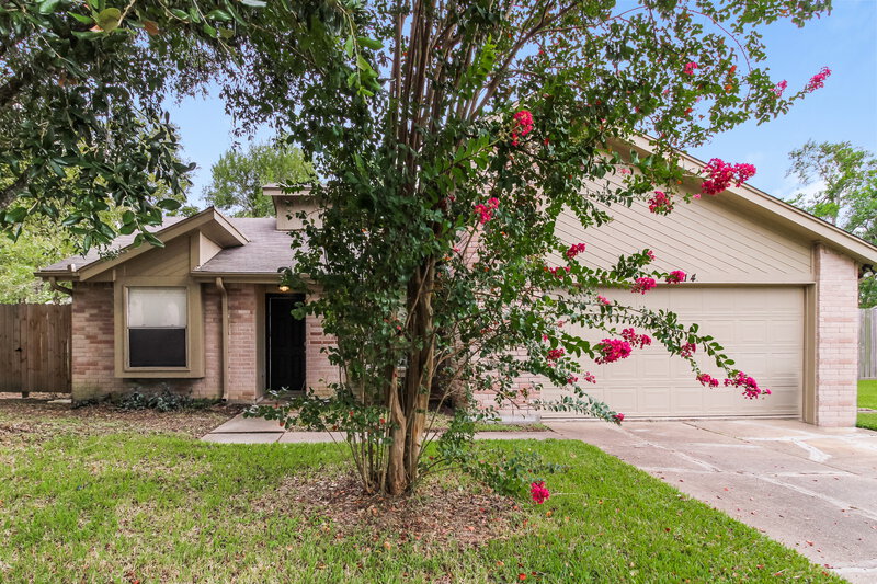 2,105/Mo, 5614 Countryaire St League City, TX 77573 External View