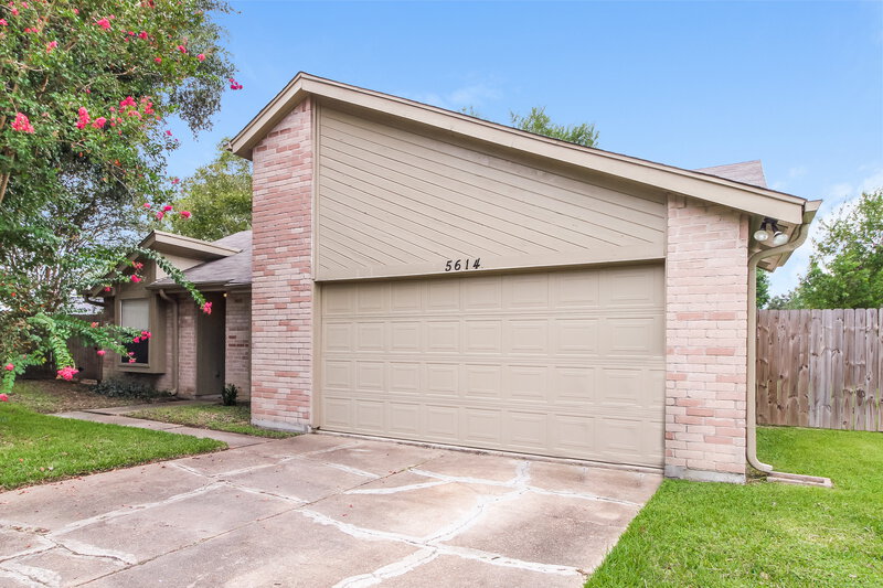2,105/Mo, 5614 Countryaire St League City, TX 77573 Front View