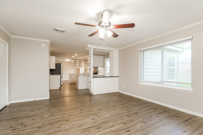 2,510/Mo, 9330 Wandsworth Dr Spring, TX 77379 Living Room View 2