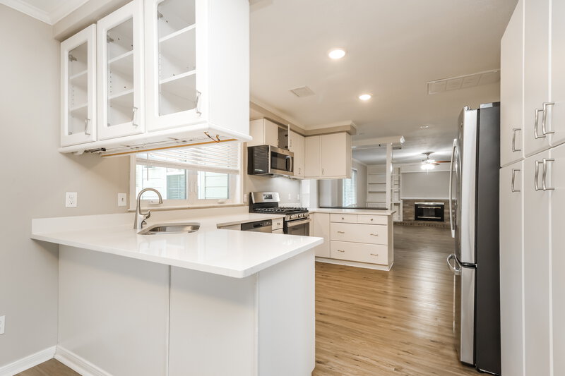 2,510/Mo, 9330 Wandsworth Dr Spring, TX 77379 Kitchen View