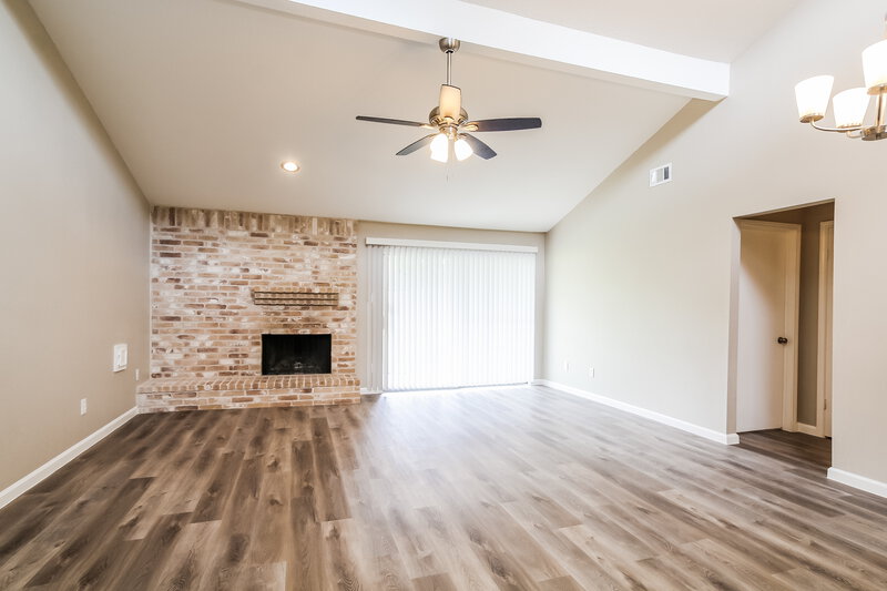 1,875/Mo, 2411 Summer Spring Dr Spring, TX 77373 Living Room View