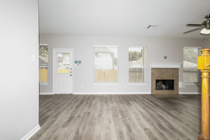 2,155/Mo, 993 Oak Lynn Dr Willis, TX 77378 Living Room View