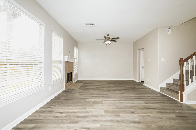 2,155/Mo, 993 Oak Lynn Dr Willis, TX 77378 Living Room View 2