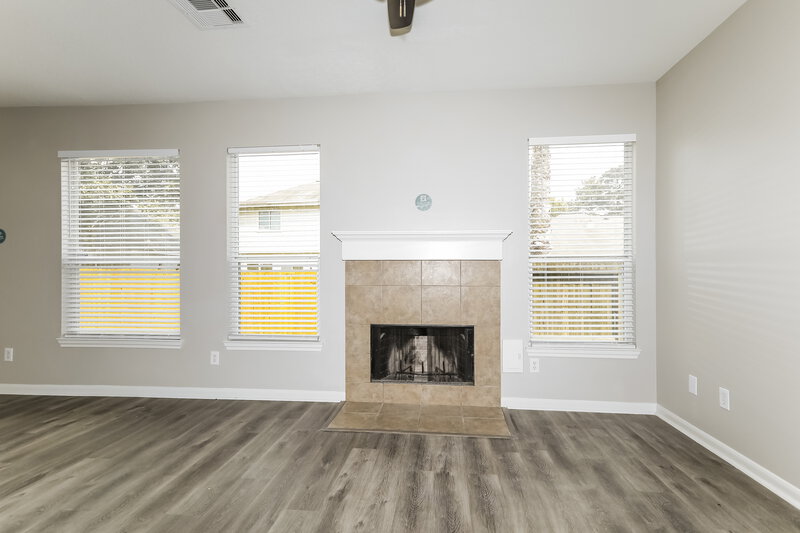 2,155/Mo, 993 Oak Lynn Dr Willis, TX 77378 Living Room View 3