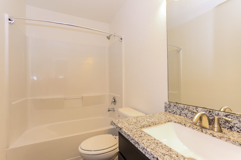 1,955/Mo, 1618 Mustang Canyon Way Houston, TX 77049 Bathroom View