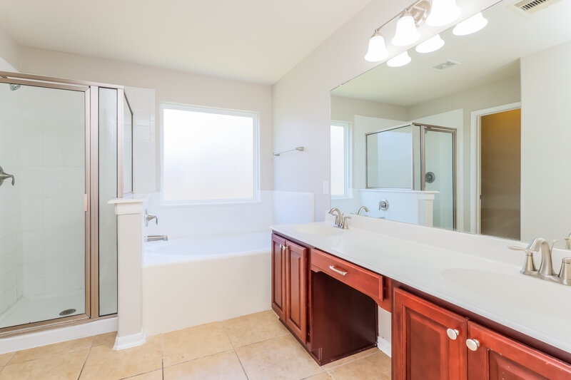 1,805/Mo, 1110 Shadow Glenn Dr Conroe, TX 77301 Main Bathroom View