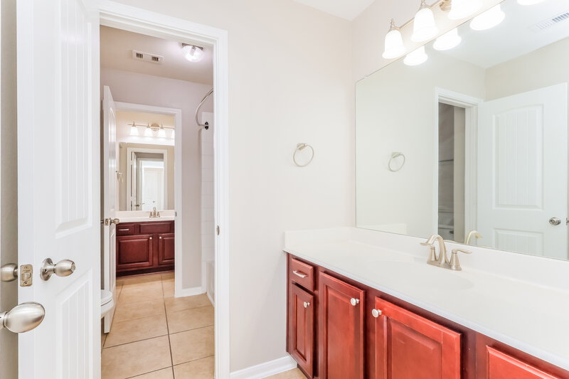 1,805/Mo, 1110 Shadow Glenn Dr Conroe, TX 77301 Bathroom View 2