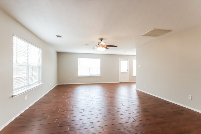 3,270/Mo, 15026 August Sunset Dr Humble, TX 77396 Living Room View