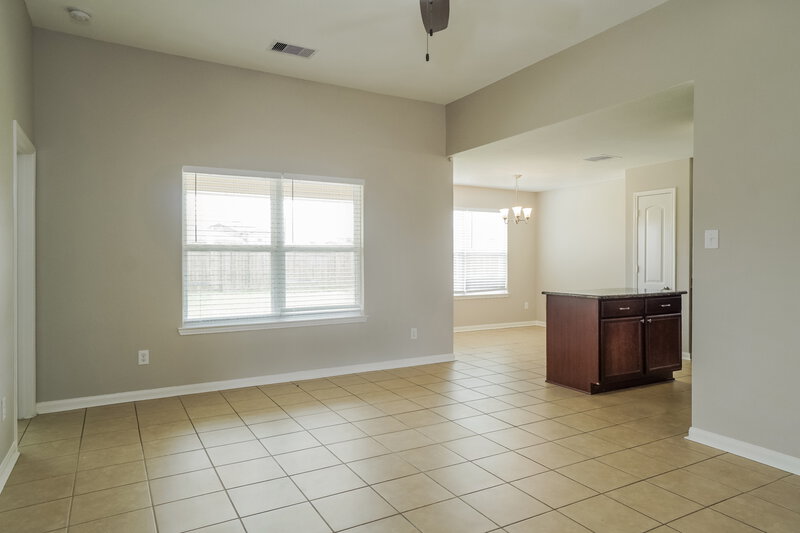 1,905/Mo, 5115 Windy Parke Ln Richmond, TX 77469 Living Room View