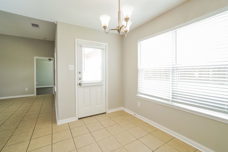 1,905/Mo, 5115 Windy Parke Ln Richmond, TX 77469 Dining Room View 2