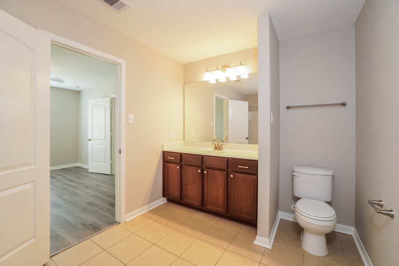 1,905/Mo, 5115 Windy Parke Ln Richmond, TX 77469 Main Bathroom View