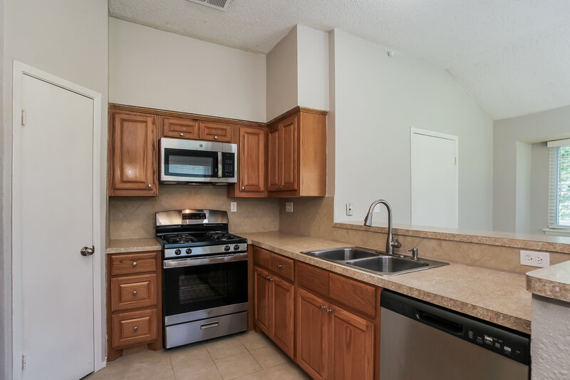 1,935/Mo, 9723 Orangevale Dr Spring, TX 77379 Kitchen View