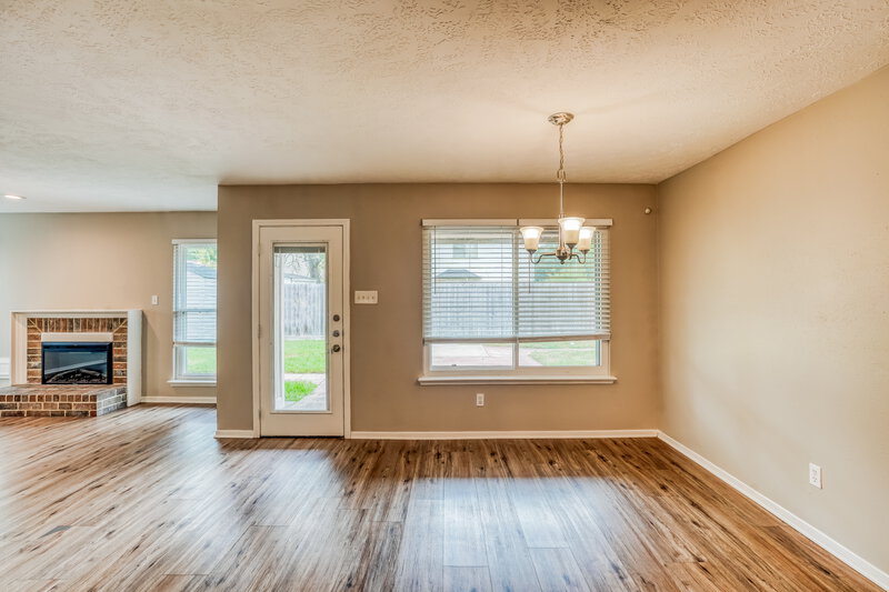 1,815/Mo, 302 Dunford Ct Highlands, TX 77562 Dining Room View