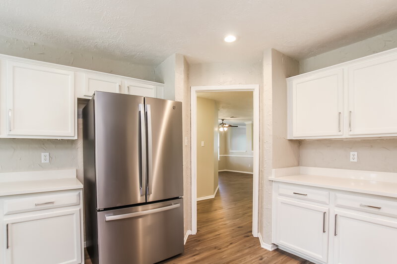 2,030/Mo, 302 Dunford Ct Highlands, TX 77562 Kitchen View