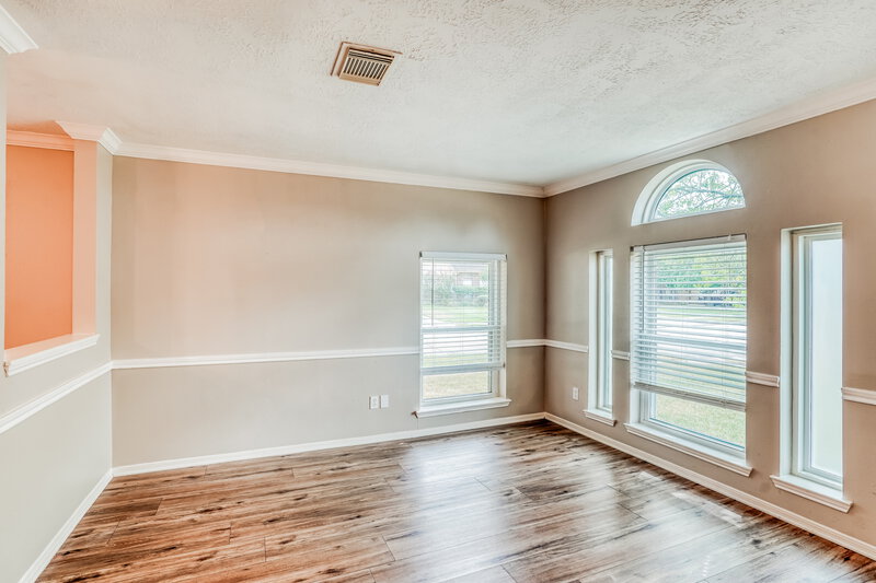 1,815/Mo, 302 Dunford Ct Highlands, TX 77562 Office View