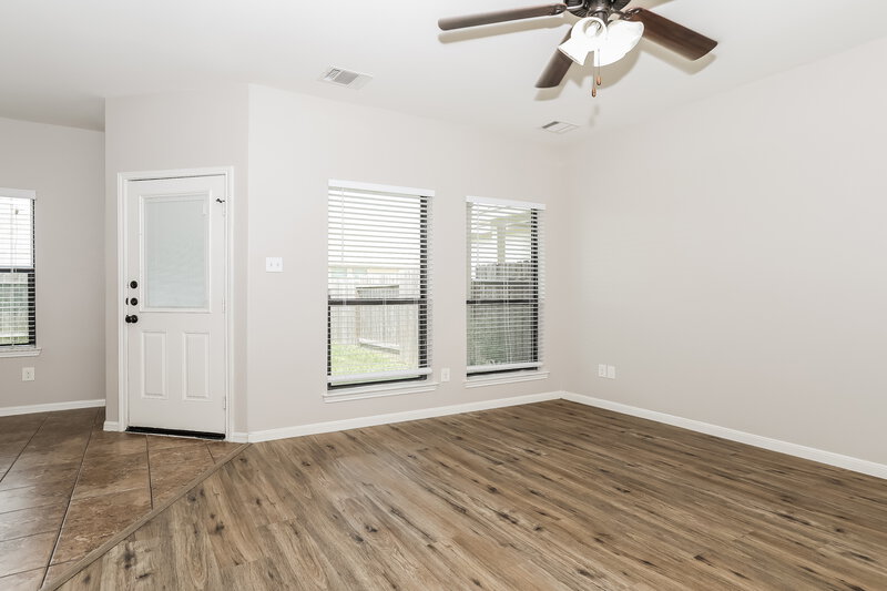 2,095/Mo, 6623 Sharpstone Creek Ln Houston, TX 77084 Living Room View 2