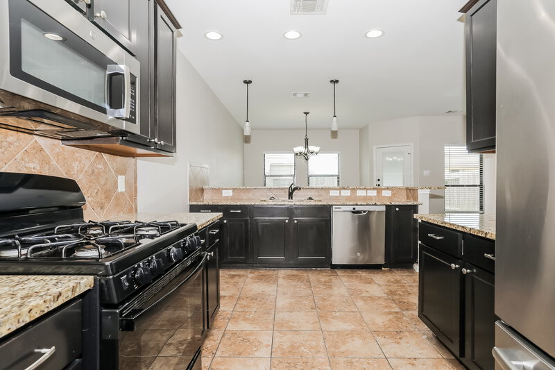 2,095/Mo, 6623 Sharpstone Creek Ln Houston, TX 77084 Kitchen View