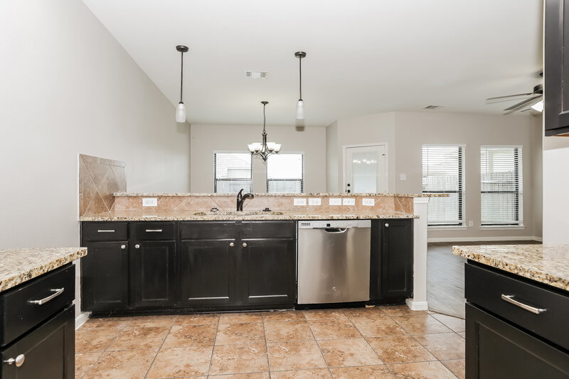 2,095/Mo, 6623 Sharpstone Creek Ln Houston, TX 77084 Kitchen View 2