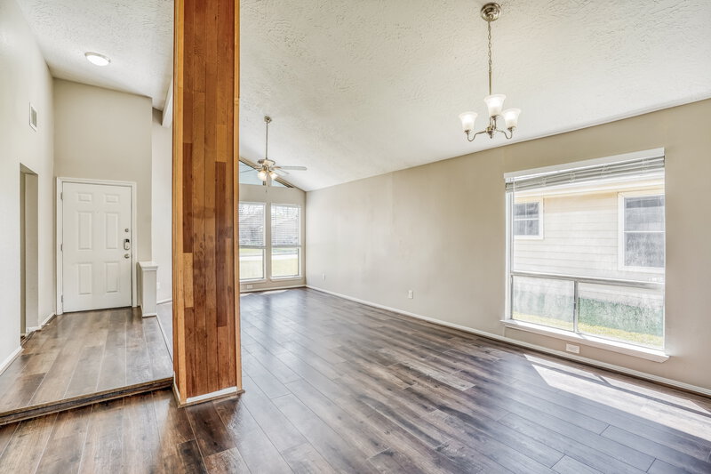 1,860/Mo, 15118 Loma Paseo Dr Houston, TX 77083 Dining Room View