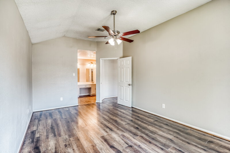 1,860/Mo, 15118 Loma Paseo Dr Houston, TX 77083 Main Bedroom View 2