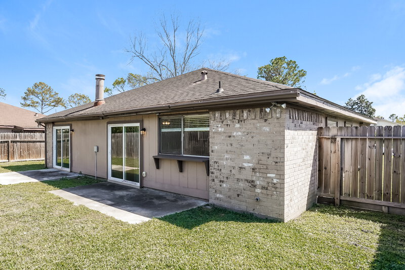 1,860/Mo, 15118 Loma Paseo Dr Houston, TX 77083 Rear View